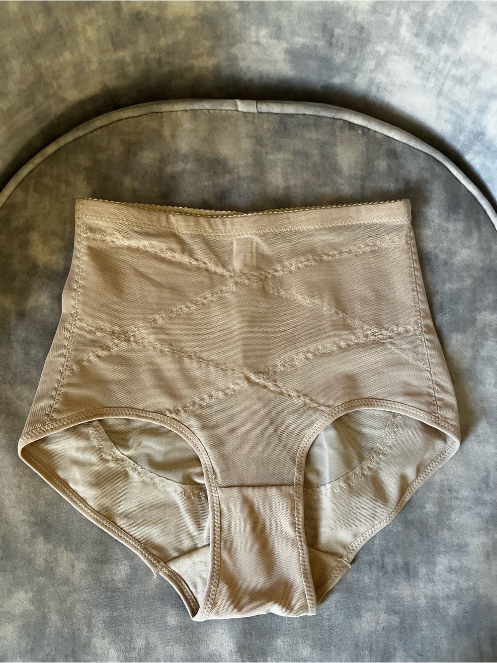 Jenni High-Waist Shaping Shorts - Beige
